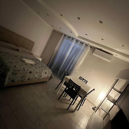 Smart'S House Deluxe Quartieri Spagnoli Наполи Екстериор снимка