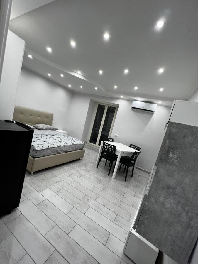 Smart'S House Deluxe Quartieri Spagnoli Наполи Екстериор снимка