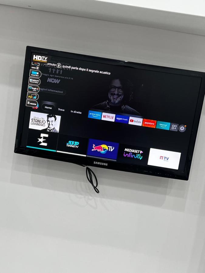 Smart'S House Deluxe Quartieri Spagnoli Наполи Екстериор снимка