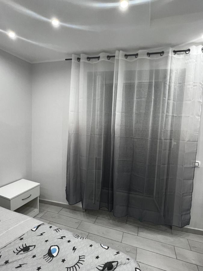 Smart'S House Deluxe Quartieri Spagnoli Наполи Екстериор снимка